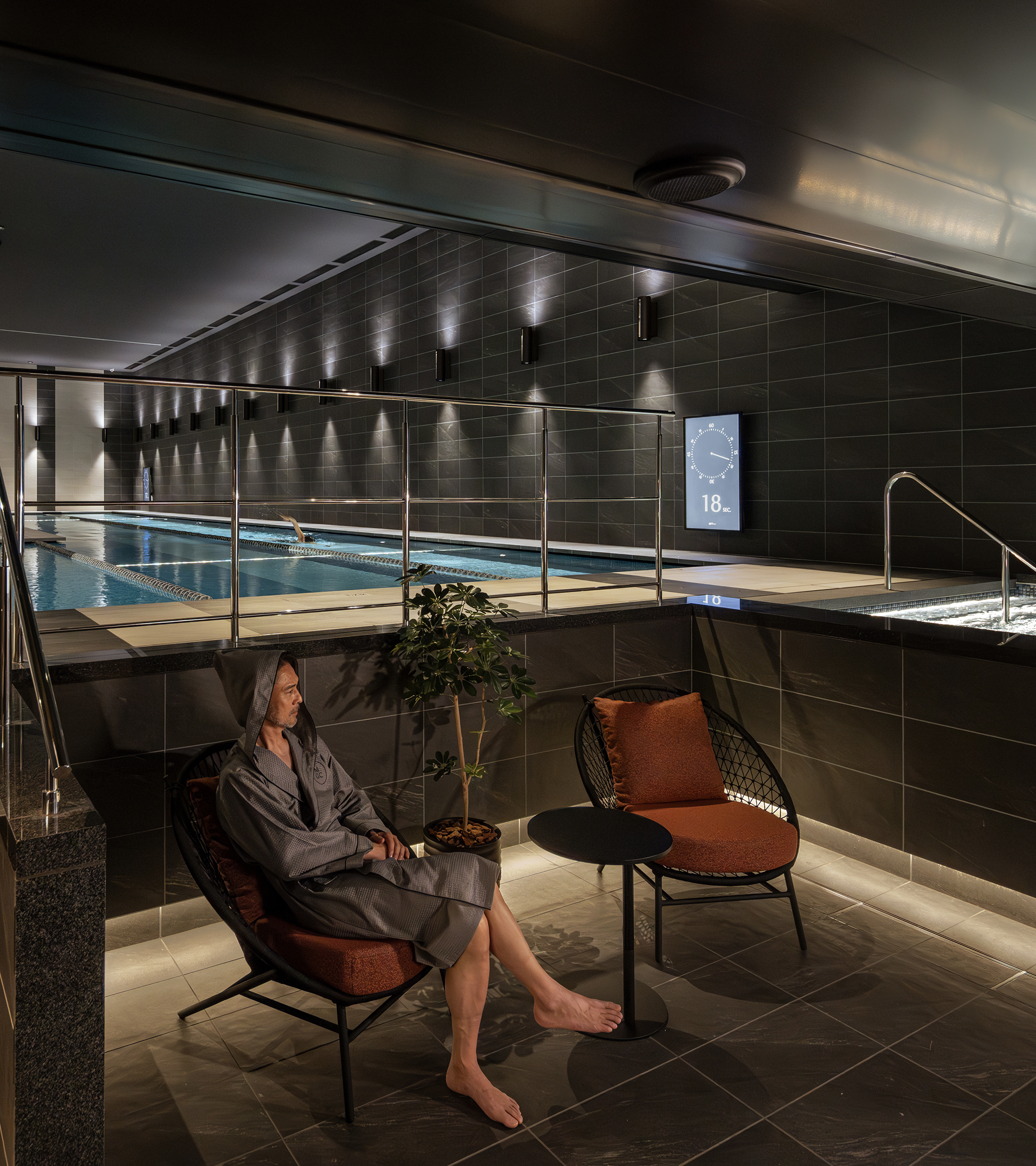 POOL LOUNGE
